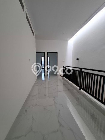 Ready to Use! Luxury House LT 125m2 Desain Modern di Kav DKI Ready to Use! Luxury House LT 125m2 Desain Modern di Kav DKI