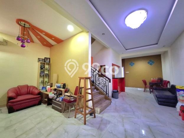 Rumah Luxury Modern Tanpa Renovasi di Taman Palem Jakarta Barat Rumah Luxury Modern Tanpa Renovasi di Taman Palem Jakarta Barat