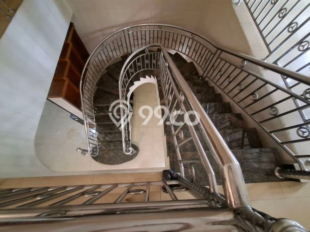 Rumah Elit LB 400m2 Siap Huni Desain Elegan di Duri Kosambi, Jakarta Barat Rumah Elit LB 400m2 Siap Huni Desain Elegan di Duri Kosambi, Jakarta Barat