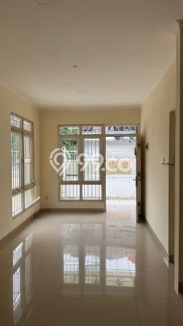 Hunian Elit LB 130m2 Siap Huni Desain Elegan di Taman Surya, Jakarta Barat Hunian Elit LB 130m2 Siap Huni Desain Elegan di Taman Surya, Jakarta Barat