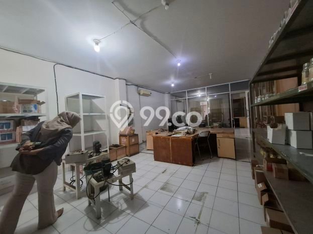 KAWASAN KOMERSIAL! Ruko Disewakan Kawasan Kembangan, Luas 450m², Lokasi Premium KAWASAN KOMERSIAL! Ruko Disewakan Kawasan Kembangan, Luas 450m², Lokasi Premium