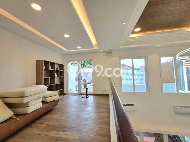 Ready to Use! Luxury House LT 375m2 Desain Modern di BSD Taman Giri Loka Ready to Use! Luxury House LT 375m2 Desain Modern di BSD Taman Giri Loka