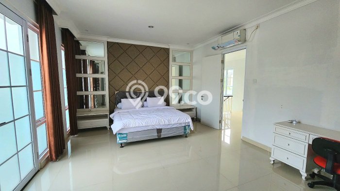 Dijual Rumah Mewah Megah Dengan View Cantik di Gading Serpong, Tangerang Dijual Rumah Mewah Megah Dengan View Cantik di Gading Serpong, Tangerang