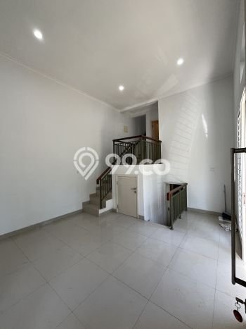 Rumah Luas Asri 3 KT Siap Pakai di Gading Serpong Omaha Village Tangerang Rumah Luas Asri 3 KT Siap Pakai di Gading Serpong Omaha Village Tangerang