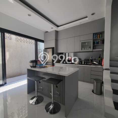 Jual Rumah Mewah Elegan Dengan View Cantik di Summarecon Serpong, Tangerang Jual Rumah Mewah Elegan Dengan View Cantik di Summarecon Serpong, Tangerang
