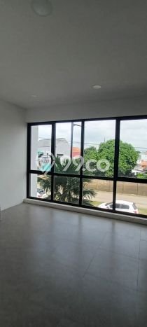 Ruko di Karawaci, Luas 150m2m², Lokasi Strategis, Mainroad Ruko di Karawaci, Luas 150m2m², Lokasi Strategis, Mainroad
