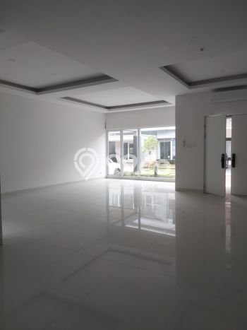Ready to Use! Premium House LT 180m2 Desain Modern di Gading Serpong Ready to Use! Premium House LT 180m2 Desain Modern di Gading Serpong