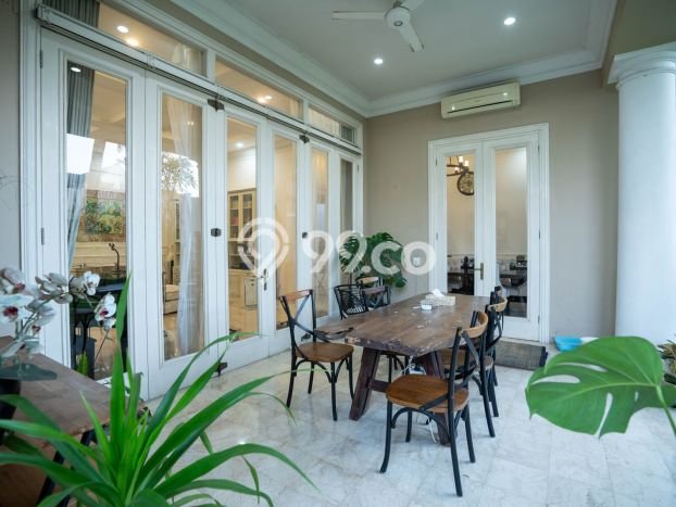Jual Rumah Luas Megah Dengan View Cantik di Kemang, Jakarta Selatan Jual Rumah Luas Megah Dengan View Cantik di Kemang, Jakarta Selatan