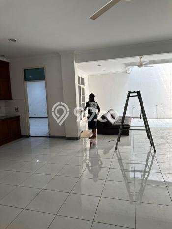 SPECIAL OFFER! Bisa KPR Rumah Modern lokasi Pantai Indah Kapuk, Jakarta Utara, Luas 270m² Bangunan 300m² SPECIAL OFFER! Bisa KPR Rumah Modern lokasi Pantai Indah Kapuk, Jakarta Utara, Luas 270m² Bangunan 300m²