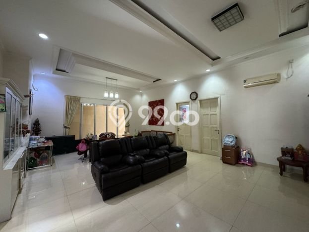 Rumah Elit LB 300m2 Siap Pakai Desain Elegan di Pluit, Jakarta Utara Rumah Elit LB 300m2 Siap Pakai Desain Elegan di Pluit, Jakarta Utara