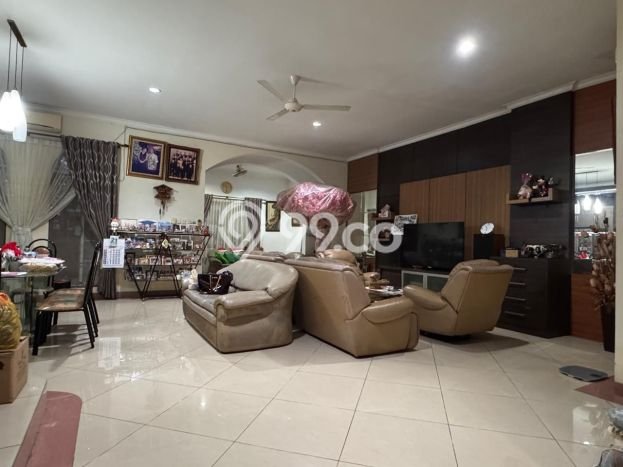 KESEMPATAN TERBAIK! Rumah Nyaman di Pantai Indah Kapuk, LT 276m² Bangunan 400m² KESEMPATAN TERBAIK! Rumah Nyaman di Pantai Indah Kapuk, LT 276m² Bangunan 400m²