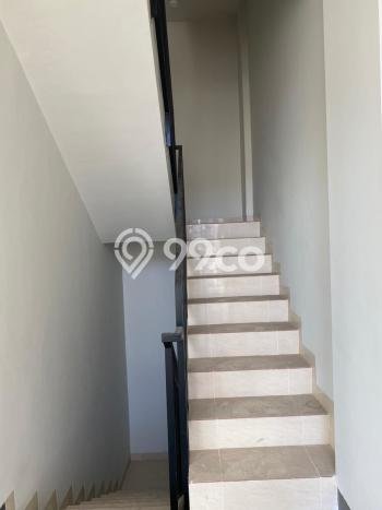 Rumah Elit Modern Tanpa Renovasi di Pantai Indah Kapuk Jakarta Utara Rumah Elit Modern Tanpa Renovasi di Pantai Indah Kapuk Jakarta Utara