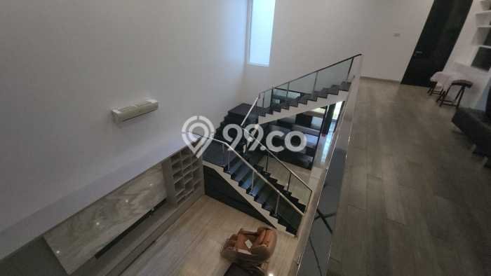 Jual Rumah Luas Megah Dengan View Cantik di Pantai Indah Kapuk, Jakarta Utara Jual Rumah Luas Megah Dengan View Cantik di Pantai Indah Kapuk, Jakarta Utara