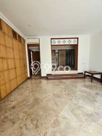 Disewakan Segera Rumah Kondisi Baik di Area Kebayoran Lama, Jakarta Selatan Disewakan Segera Rumah Kondisi Baik di Area Kebayoran Lama, Jakarta Selatan