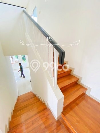 Rumah Exclusive 5 KT 5 KM di Kompleks Perumahan BSD, Tangerang Rumah Exclusive 5 KT 5 KM di Kompleks Perumahan BSD, Tangerang