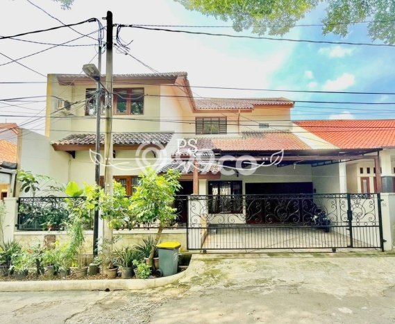 Rumah Eksklusif Dijual LT 240m2 di Cinere, Depok Rumah Eksklusif Dijual LT 240m2 di Cinere, Depok