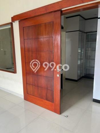 Hunian Mewah LB 450m2 Siap Pakai Desain Elegan di Kalideres, Jakarta Barat Hunian Mewah LB 450m2 Siap Pakai Desain Elegan di Kalideres, Jakarta Barat