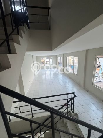 Disewakan Ruko di Kawasan Ramai Pegadungan Luas 112m2 Disewakan Ruko di Kawasan Ramai Pegadungan Luas 112m2