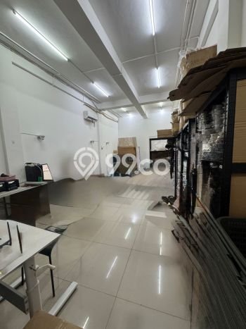Ruko Dijual di Prime Area Jakarta Barat Luas 192m2 Ruko Dijual di Prime Area Jakarta Barat Luas 192m2