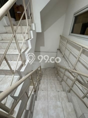 Ruko Dijual di Prime Area Jakarta Barat Luas 192m2 Ruko Dijual di Prime Area Jakarta Barat Luas 192m2
