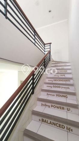 Disewakan! Rumah 4 Kamar Tidur &
3 Kamar Mandi di Gading Serpong The Spring, Tangerang Disewakan! Rumah 4 Kamar Tidur &
3 Kamar Mandi di Gading Serpong The Spring, Tangerang