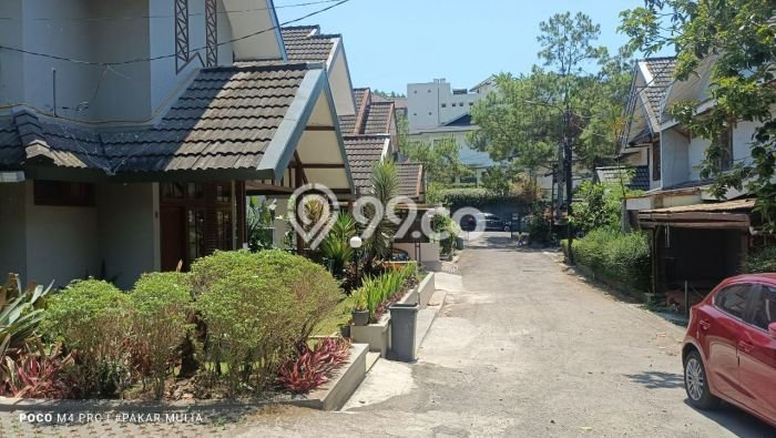 Dijual Rumah Mewah Elegan Dengan View Eksklusif di Tubagus Ismail, Bandung Dijual Rumah Mewah Elegan Dengan View Eksklusif di Tubagus Ismail, Bandung