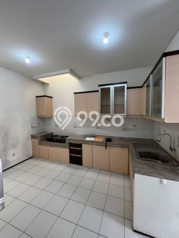Jarang Ada! Rumah Sewa 3 Kamar Bagus Siap Huni Setra Duta Jarang Ada! Rumah Sewa 3 Kamar Bagus Siap Huni Setra Duta