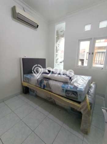 Rumah Strategis Minimalis Lb 162m2 di Kelapa Gading, Jakarta Utara Rumah Strategis Minimalis Lb 162m2 di Kelapa Gading, Jakarta Utara