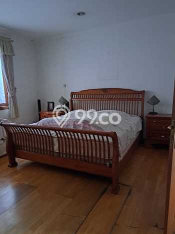 Rumah 4 KT 3 KM LT 220m², LB 330m² di Kelapa Gading, Jakarta Utara Rumah 4 KT 3 KM LT 220m², LB 330m² di Kelapa Gading, Jakarta Utara