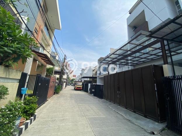 Rumah Eksklusif Dijual LT 102m2 di Kelapa Gading, Jakarta Utara Rumah Eksklusif Dijual LT 102m2 di Kelapa Gading, Jakarta Utara