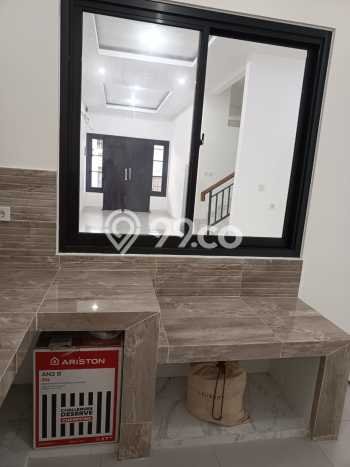 Siap Huni Rumah Mewah 5 Kamar di Kelapa Gading Dekat ke Mana Pun Siap Huni Rumah Mewah 5 Kamar di Kelapa Gading Dekat ke Mana Pun