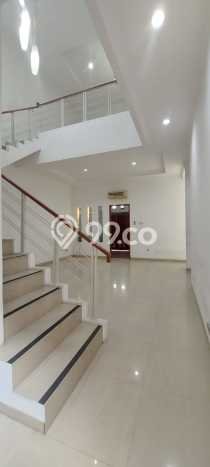 Rumah Luxury Modern Tanpa Renovasi di Puri Indah Jakarta Barat Rumah Luxury Modern Tanpa Renovasi di Puri Indah Jakarta Barat
