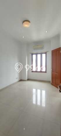 Rumah Luxury Modern Tanpa Renovasi di Puri Indah Jakarta Barat Rumah Luxury Modern Tanpa Renovasi di Puri Indah Jakarta Barat
