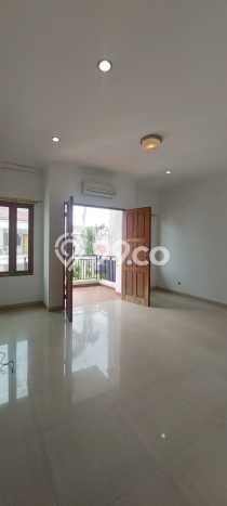 Rumah Luxury Modern Tanpa Renovasi di Puri Indah Jakarta Barat Rumah Luxury Modern Tanpa Renovasi di Puri Indah Jakarta Barat