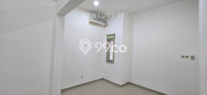Rumah Luas Asri 3 KT Siap Pakai di Setra Duta Bandung Rumah Luas Asri 3 KT Siap Pakai di Setra Duta Bandung