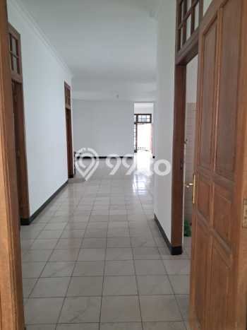 Disewakan! Rumah 3 Kamar Tidur &
2 Kamar Mandi di Setra Murni, Bandung Disewakan! Rumah 3 Kamar Tidur &
2 Kamar Mandi di Setra Murni, Bandung