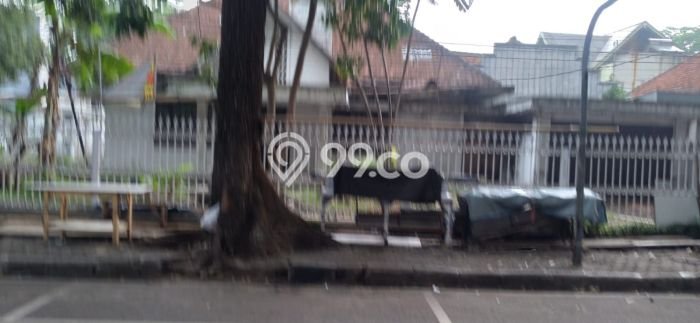 Rumah Luxury Modern Tanpa Renovasi di Gatot Subroto Bandung Rumah Luxury Modern Tanpa Renovasi di Gatot Subroto Bandung