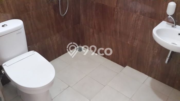 DIJUAL CEPAT! Rumah Premium di Sukasari, Bandung, Luas 130m2m² Bangunan 220m2m² Bisa Nego! DIJUAL CEPAT! Rumah Premium di Sukasari, Bandung, Luas 130m2m² Bangunan 220m2m² Bisa Nego!