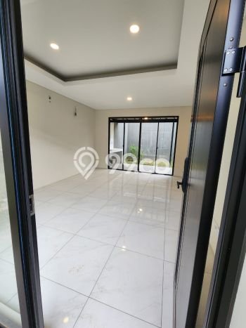 Jual Rumah Luas Megah Dengan View Eksklusif di Kota Baru Parahyangan, Bandung Jual Rumah Luas Megah Dengan View Eksklusif di Kota Baru Parahyangan, Bandung