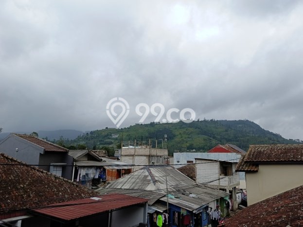 Rumah Luas Asri 8 KT Siap Pakai di Lembang Bandung Rumah Luas Asri 8 KT Siap Pakai di Lembang Bandung