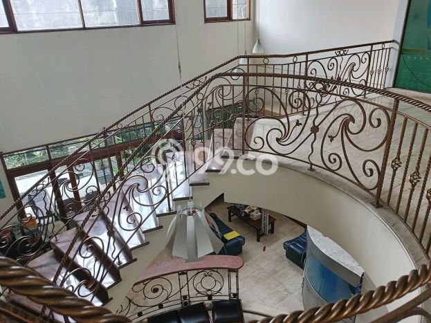 Siap Huni Hunian Elit 5 Kamar di Astanaanyar Dekat ke Mana Pun Siap Huni Hunian Elit 5 Kamar di Astanaanyar Dekat ke Mana Pun
