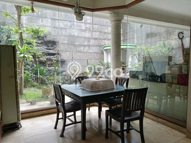 Siap Huni Hunian Elit 5 Kamar di Astanaanyar Dekat ke Mana Pun Siap Huni Hunian Elit 5 Kamar di Astanaanyar Dekat ke Mana Pun