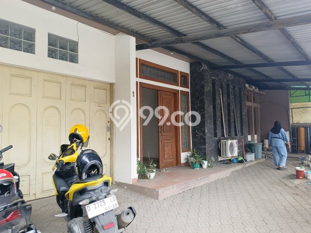 LOKASI PREMIUM! Rumah area Pajajaran, 3 KM, Lingkungan Strategis, Luas 184m² Bangunan 250m² LOKASI PREMIUM! Rumah area Pajajaran, 3 KM, Lingkungan Strategis, Luas 184m² Bangunan 250m²