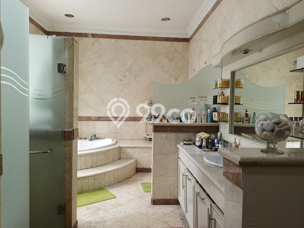 Jual Rumah Mewah Elegan Dengan View Eksklusif di Setra Duta, Bandung Jual Rumah Mewah Elegan Dengan View Eksklusif di Setra Duta, Bandung