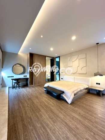 Ready to Use! Premium House LT 341m2 Desain Elegan di Ampera Ready to Use! Premium House LT 341m2 Desain Elegan di Ampera