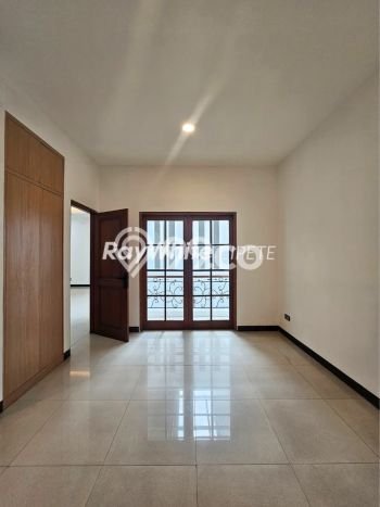 For Sale! Luxury House LT 202m2 Desain Elegan di Pondok Indah For Sale! Luxury House LT 202m2 Desain Elegan di Pondok Indah