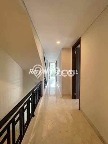 Jual Rumah Mewah Elegan Dengan View Cantik di Kemang, Jakarta Selatan Jual Rumah Mewah Elegan Dengan View Cantik di Kemang, Jakarta Selatan