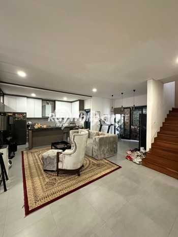 Hunian Elit LB 260m2 Siap Huni Desain Elegan di Fatmawati, Jakarta Selatan Hunian Elit LB 260m2 Siap Huni Desain Elegan di Fatmawati, Jakarta Selatan