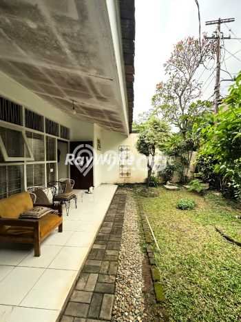 Hunian Mewah LB 150m2 Siap Pakai Desain Elegan di Cipete, Jakarta Selatan Hunian Mewah LB 150m2 Siap Pakai Desain Elegan di Cipete, Jakarta Selatan