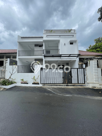 Rumah Mewah LB 265m2 Siap Pakai Desain Elegan di Cipete, Jakarta Selatan Rumah Mewah LB 265m2 Siap Pakai Desain Elegan di Cipete, Jakarta Selatan